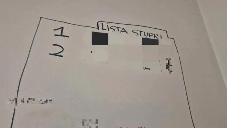 Lista stupri nei bagni del liceo a Lucca, la preside chiama la polizia