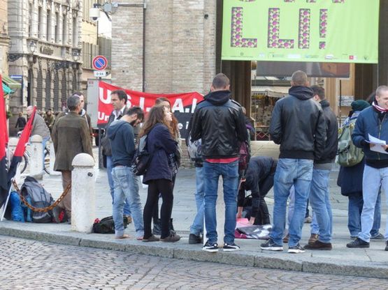 Presidio in piazza Garibaldi: "Stop Job Act"