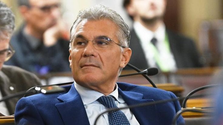 Il casting del fotografo per il team del deputato Gallo Afflitto: “Vai a coricarti con lui”
