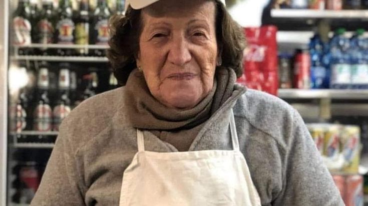 Addio Piera, lutto a Firenze per la morte della paninara di Campo di Marte