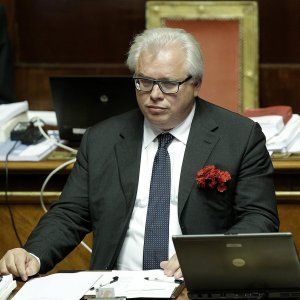 Barani (Ala): "Nessun insulto, è un equivoco, c'è la prova video e solo lei si è offesa"