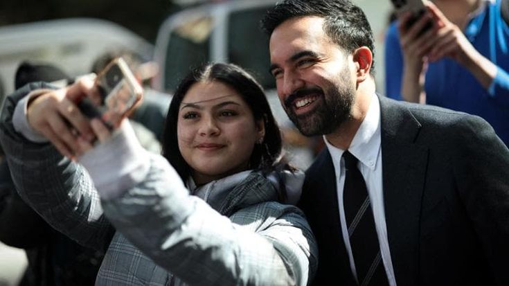 TikTok e porta a porta: il mix di vecchio e nuovo dell’onnipresente Zohran