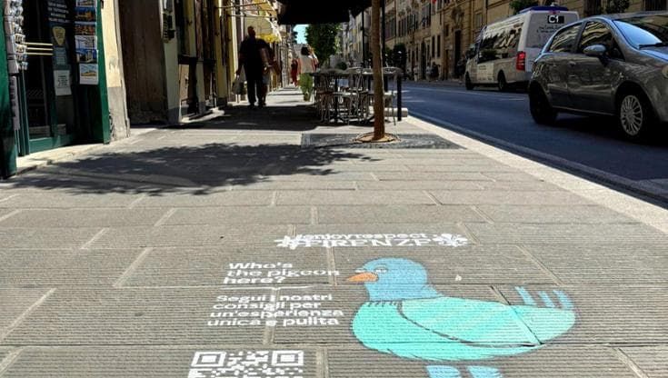 Rispetto per botteghe, ambiente e pulizia. La campagna disegnata sui marciapiedi