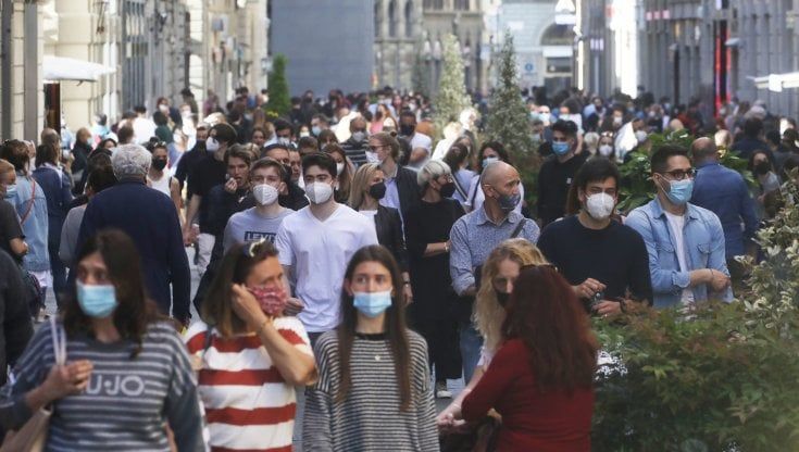 Allarme di sindaco e prefetta: troppi assembramenti, rischio nuove chiusure 