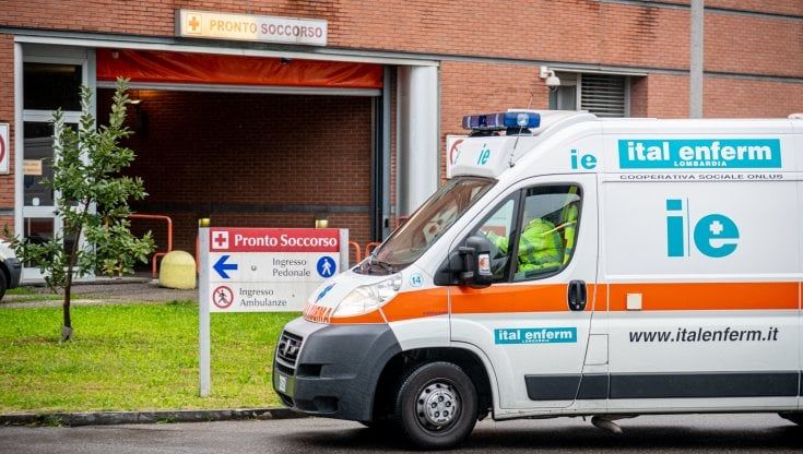 Dà fuoco alla convivente incinta e tenta di ucciderla: arrestato nel Pavese