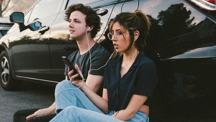 Perché una canzone diventa una hit su Spotify e TikTok? Non sono i nostri gusti a deciderlo