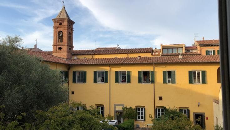 Sant’Anna di Pisa, fiamme nel cantiere. Indagini sul messaggio degli anarchici