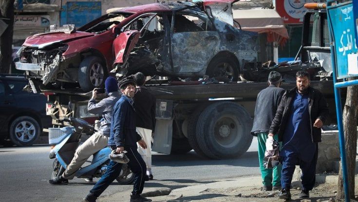 Afghanistan, bomba contro due docenti universitari