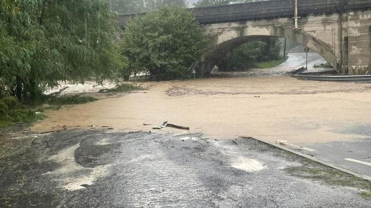 Previsioni meteo, piogge torrenziali al Centro-Nord. Allerta per 7 regioni