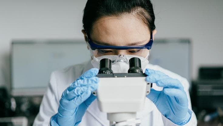 Cancro: arrivano i farmaci cinesi. Ecco perché ancora non possiamo fidarci