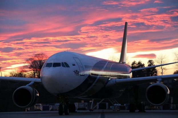 Malpensa, la grande bellezza dei tramonti fra gli aerei