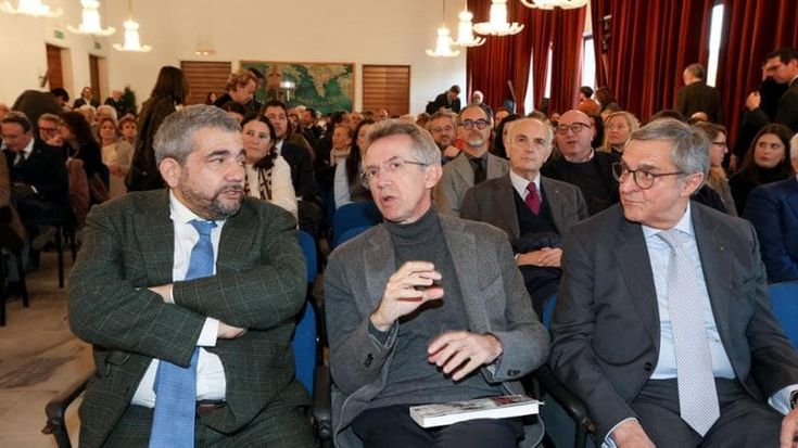 Napoli, Manfredi: “Buche stradali, presto un piano del Comune”