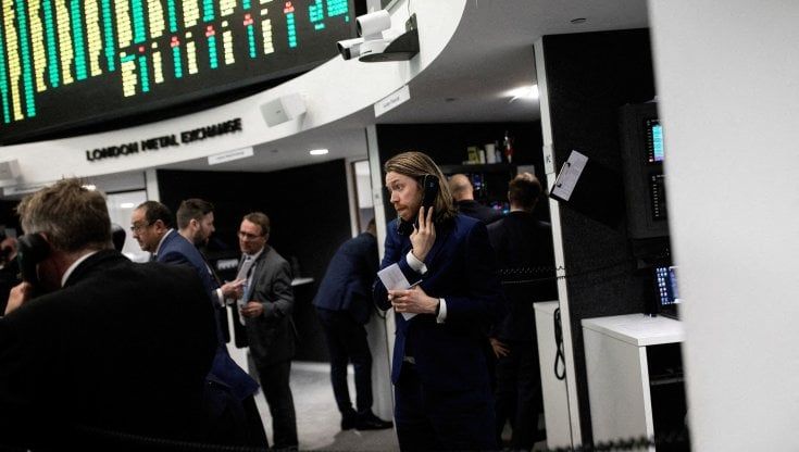 Le Borse di oggi, 18 luglio. Mercati immuni alla crisi politica (per ora): Milano +1,1%, scende lo spread