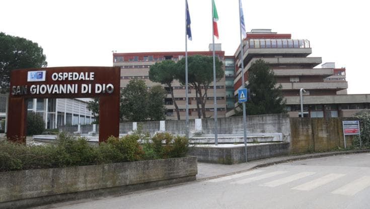 Notte di follia in Toscana: due aggressioni con tre accoltellati tra Firenze e Grosseto