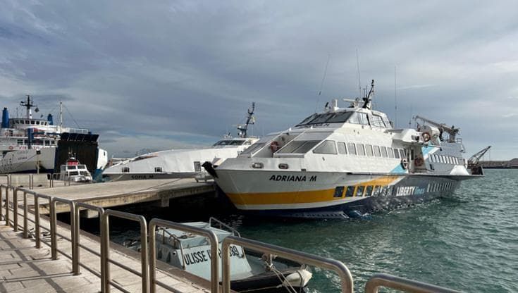 Stangata di Ferragosto sui traghetti per le isole:“Un colpo al turismo”
