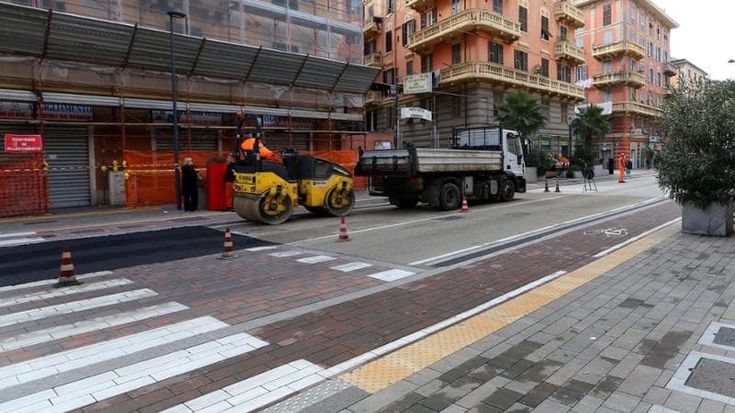 Via Cornigliano, a un anno dai lavori è già tutto da rifare