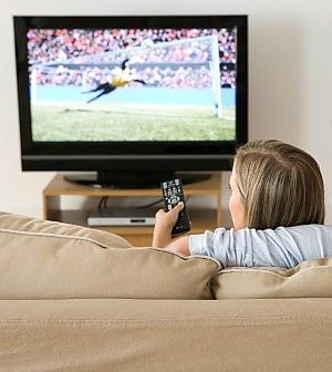 Calcio in tv, pronto il regalo a Mediaset