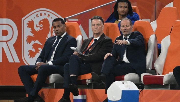 Olanda, Van Gaal positivo al Covid ma va in panchina contro la Germania