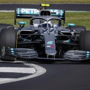 Silverstone, Mercedes domina nelle libere. Bottas precede Hamilton