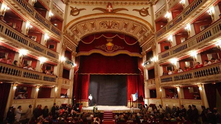 Teatro Mercadante e Bellini, novità e grandi classici