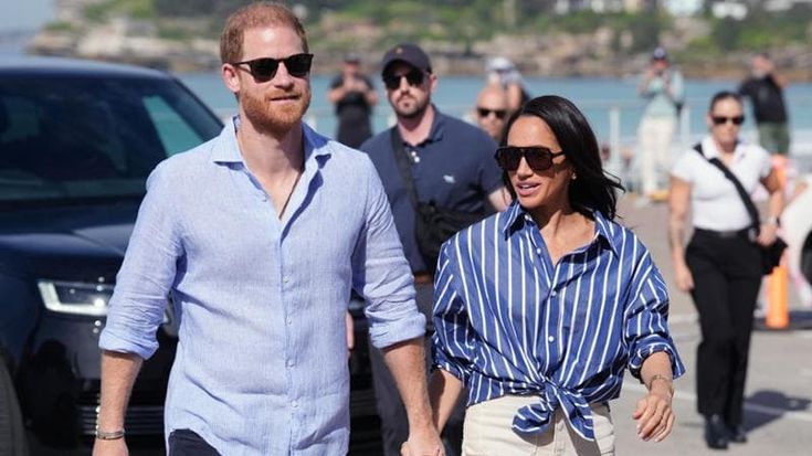 Il biografo reale: “È un’umiliazione per Harry e Meghan tornare in Inghilterra”