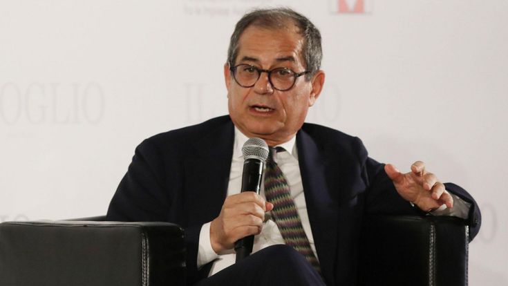 Salva-Stati, Tria: “Il premier si congratulò dopo l’accordo sul trattato. E penso che i suoi vice sapessero”