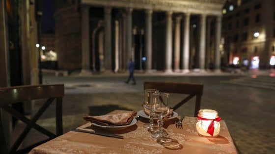 Coronavirus fase due, a Roma shopping in rosso: "In mille non riapriamo. Ricavi giù del 70%"