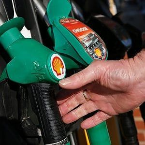 Shell taglia 12.200 dipendenti: pesa la crisi del petrolio