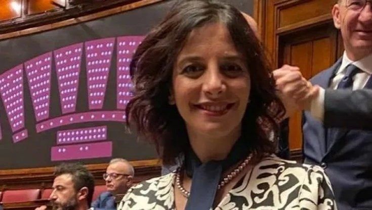 La deputata di FdI Silvestri e il test di paternità al figlio: "Usano la mia vicenda per attaccare Meloni, proseguono le calunnie"