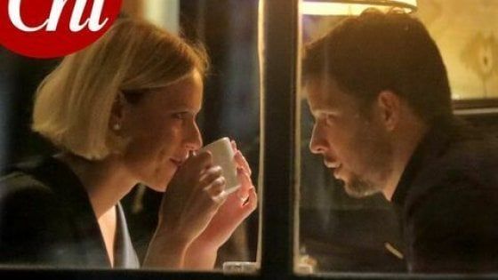 Nuoto, Federica Pellegrini e Matteo Giunta mano nella mano: tra i due è amore