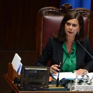 Scontro sul conflitto di interessi, la decisione slitta all'8 ottobre