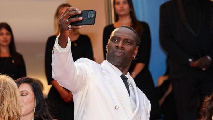 Le regole del tapis rouge: no nudo, no strascichi e niente selfie (anche se lo sponsor è Meta)