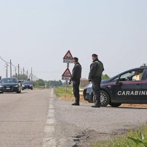 Siracusa, agguato a colpi di fucile: ferita una casalinga di Noto