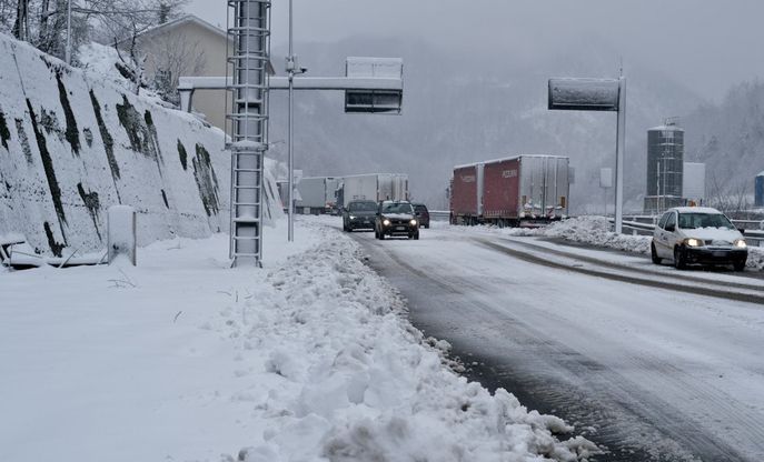 Neve in Liguria, imbiancato l'entroterra