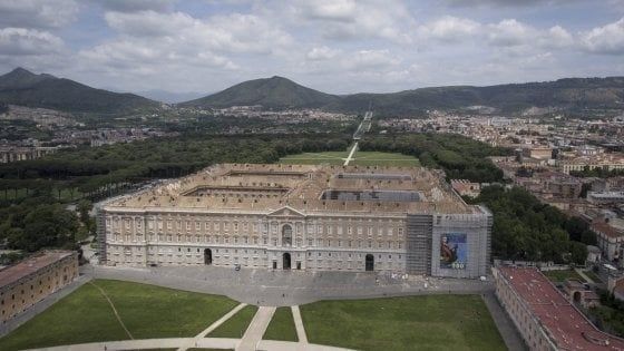 Reggia di Caserta, principio d'incendio nel guardaroba