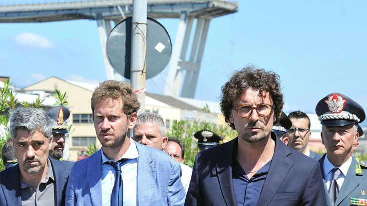 Autostrade: obblighi rispettati. L’ira di Toninelli: indecenti