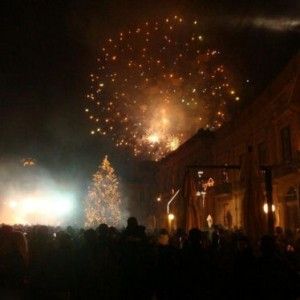 Capodanno, festa low cost in piazza con Teresa Mannino e Daria Biancardi