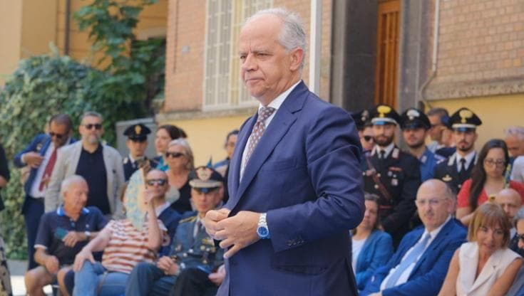 Piantedosi inaugura il posto di polizia a Bologna: “Le primarie qui? Decidano i partiti”