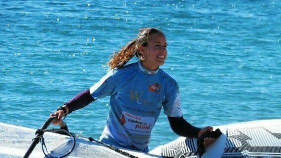 Windsurf: Laura Linares torna a gareggiare, ingaggiata dal club Lauria