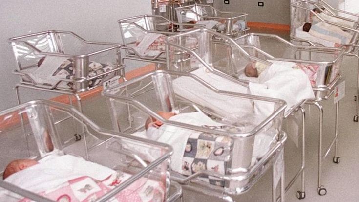 Maternità surrogata reato universale, Lucio e Rita genitori tra un mese: “Quel bambino è già nostro figlio, meglio il carcere che abbandonarlo”