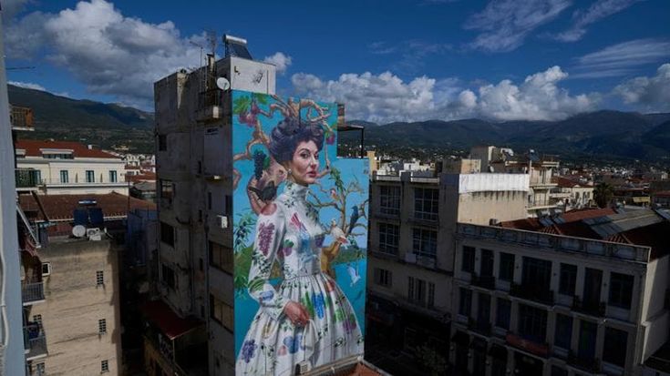 Grecia. Maria Callas, olive e neutralità climatica. A Kalamata il murales più bello del mondo