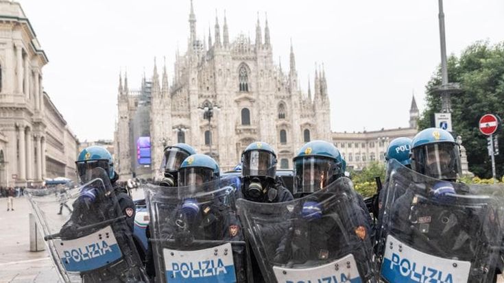 Giovanissimi e sconosciuti i violenti di Milano, Viminale spiazzato. Indagine sul tam tam social