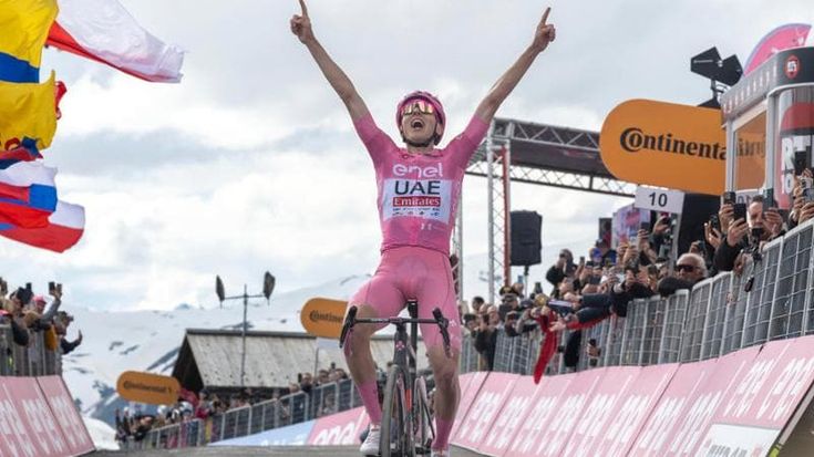 Giro d’Italia, Pogacar e il capolavoro di Livigno: “Una delle mie giornate migliori, ma non è ancora finita”