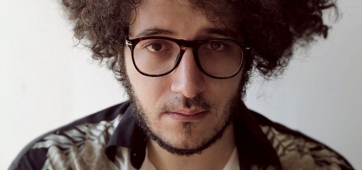 Nicolò Carnesi, elogio del tedio secondo un giovane cantautore