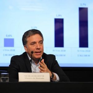 Argentina, si dimette il ministro del Tesoro Nicolas Dujovne