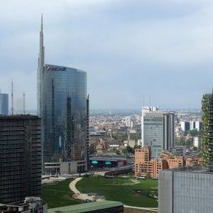 Insider trading su Unicredit: nel mirino un ex dirigente del Fondo di Abu Dhabi