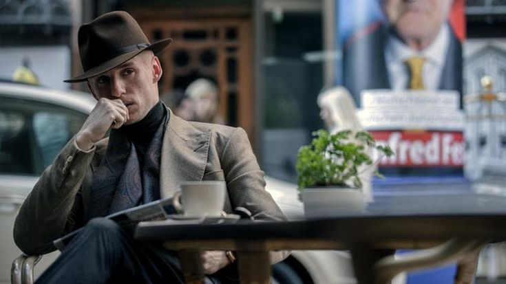 ‘Il giorno dello sciacallo’ riparte la caccia al killer nella serie dal romanzo di Forsyth