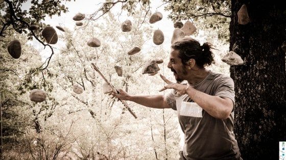 "Aspettando il Silenzio del tempo": la musica di Maver alla dolina della Spipola