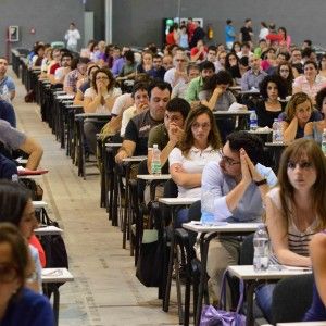 Il concorsone della Regione parte con 2 ore di ritardo, alla Fiera i primi 6mila candidati