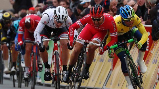Ciclismo, Parigi-Nizza: Bouhanni, volata scorretta. La giuria premia Matthews. Tirreno-Adriatico, si parte